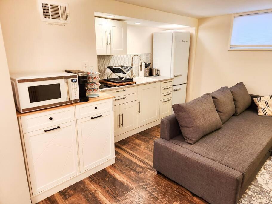 Charming Guest Near Denver Colorado * Englewood